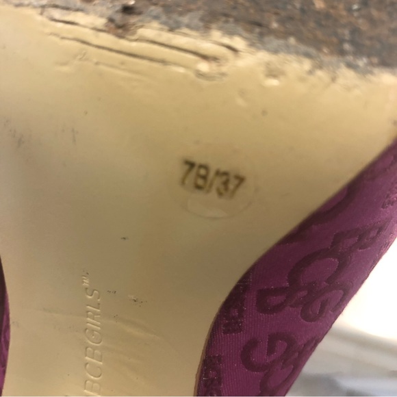 BCBG pink peep toe pumps with silver buckle on the toe, Size 7 - Picture 9 of 16